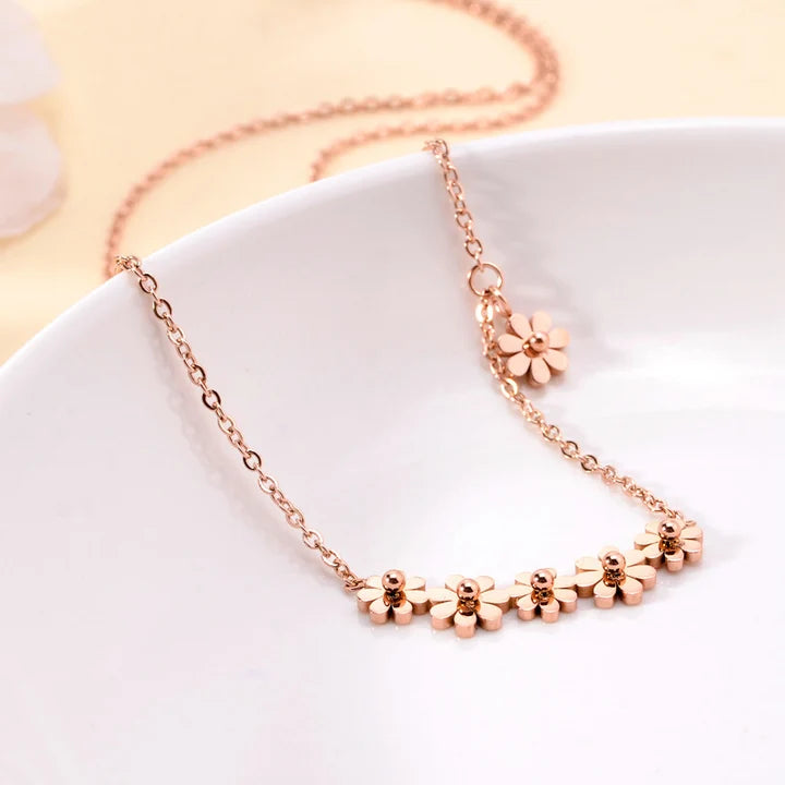 Real 18k Rose Gold Plated 316lL Stainless Steel Daisy Flower Pendant Necklace
